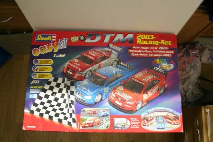 Revell Modellini d'auto: DTM 2003-Racing -Set von Revell 1:32 – Nuovo (secondo la descrizione) da Bern venduto da ascona43