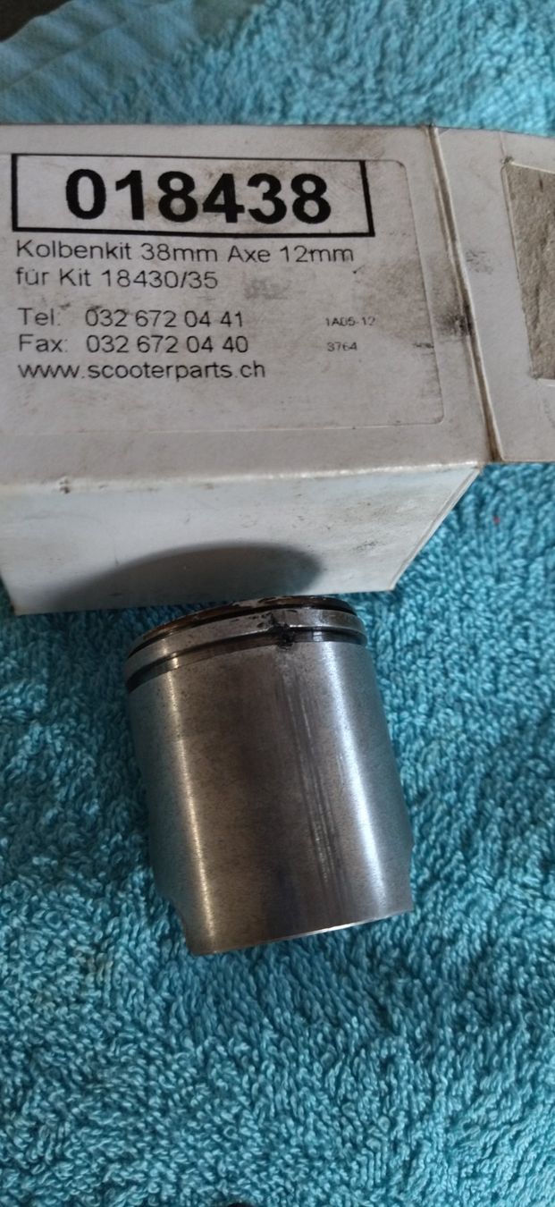 Parti ricambio per ciclomotori: Mofa Kolben 38mm x 47mm – Usato da Fahrni b. Thun venduto da Bergers_occasionen 1