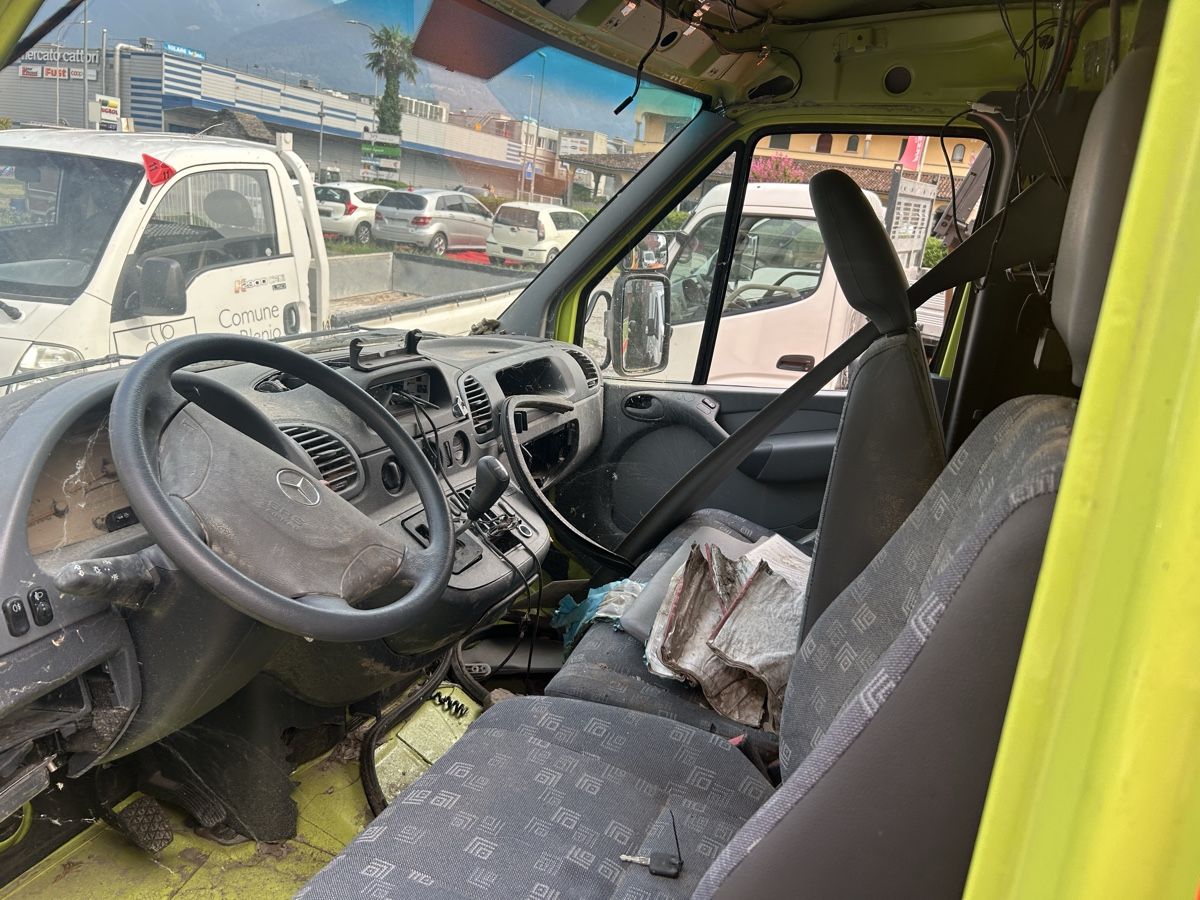 Mercedes-Benz Nutzfahrzeuge: Merdedes Sprinter 4x4 – Defekt aus Locarno von marco01043 4