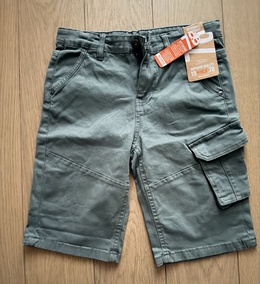 Pantaloni: Short garçon  cargo vert taille 146 neuf – Nuovo e nell'imballaggio originale da Lausanne venduto da mik_l5py