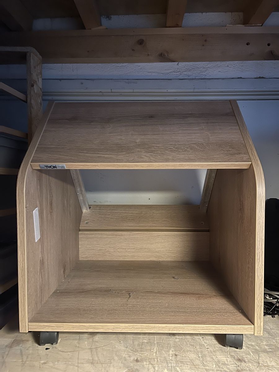 Thomann Strumenti musicali: Thon Studio Side Rack 10U oak – Usato da Fribourg venduto da altmix 3