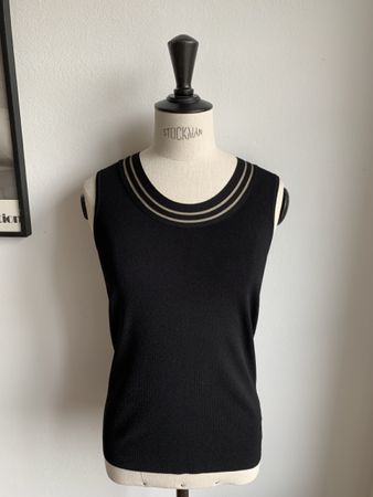 AKRIS: Neues schwarzes Luxus-Top, 36, NP 395.00