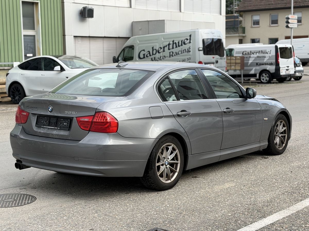 BMW Automobili: BMW 325i Automat Facelift  – Usato da Winznau venduto da Autoart-Winznau 1