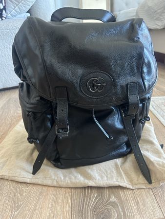 Schwarze Gucci Leder Rucksack mit GG Details
