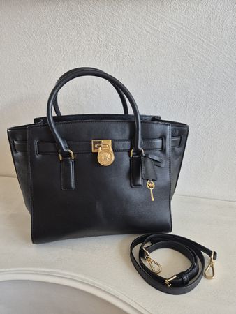 Michael Kors Handtasche Echtleder schwarz Gold neuwertig