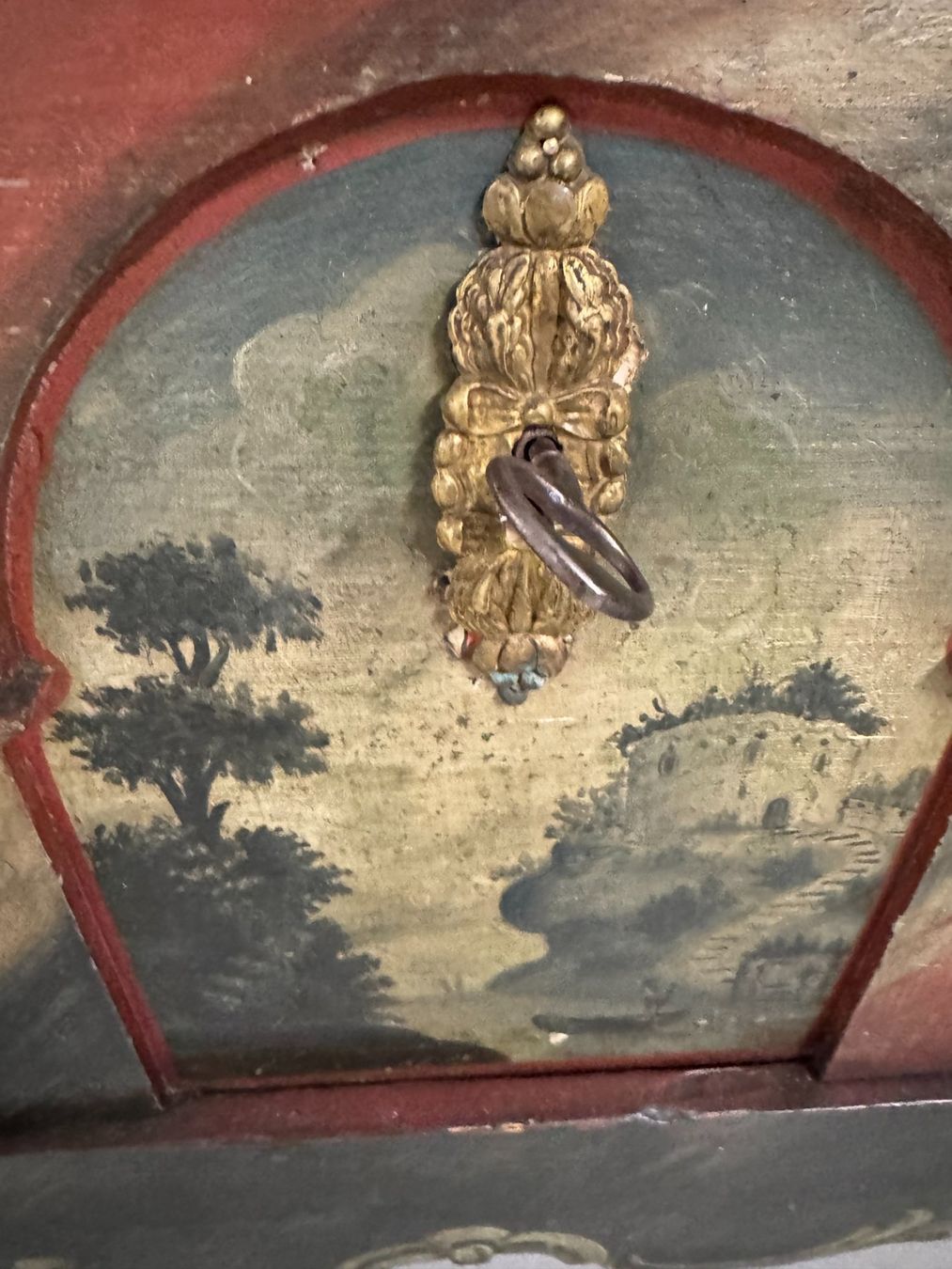 Allestimento di negozi e stand fieristici: 16th century Italian Bahut – Usato da Gsteig b. Gstaad venduto da Auctionly 1