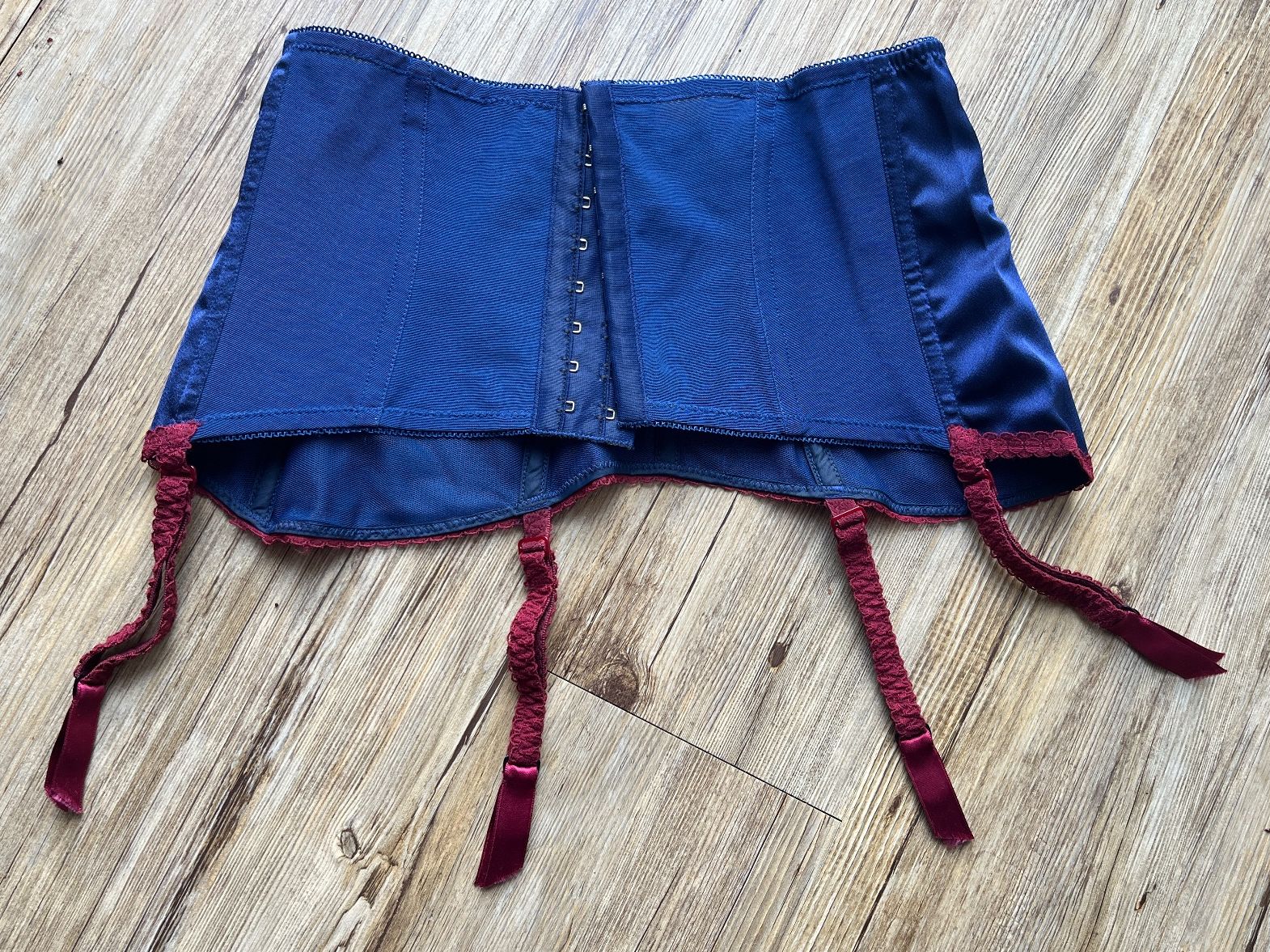 Agent Provocateur Autres dessous: Agent Provocateur Strumpfgürtel – D'occasion à Basel par aurelie.cuenot 1