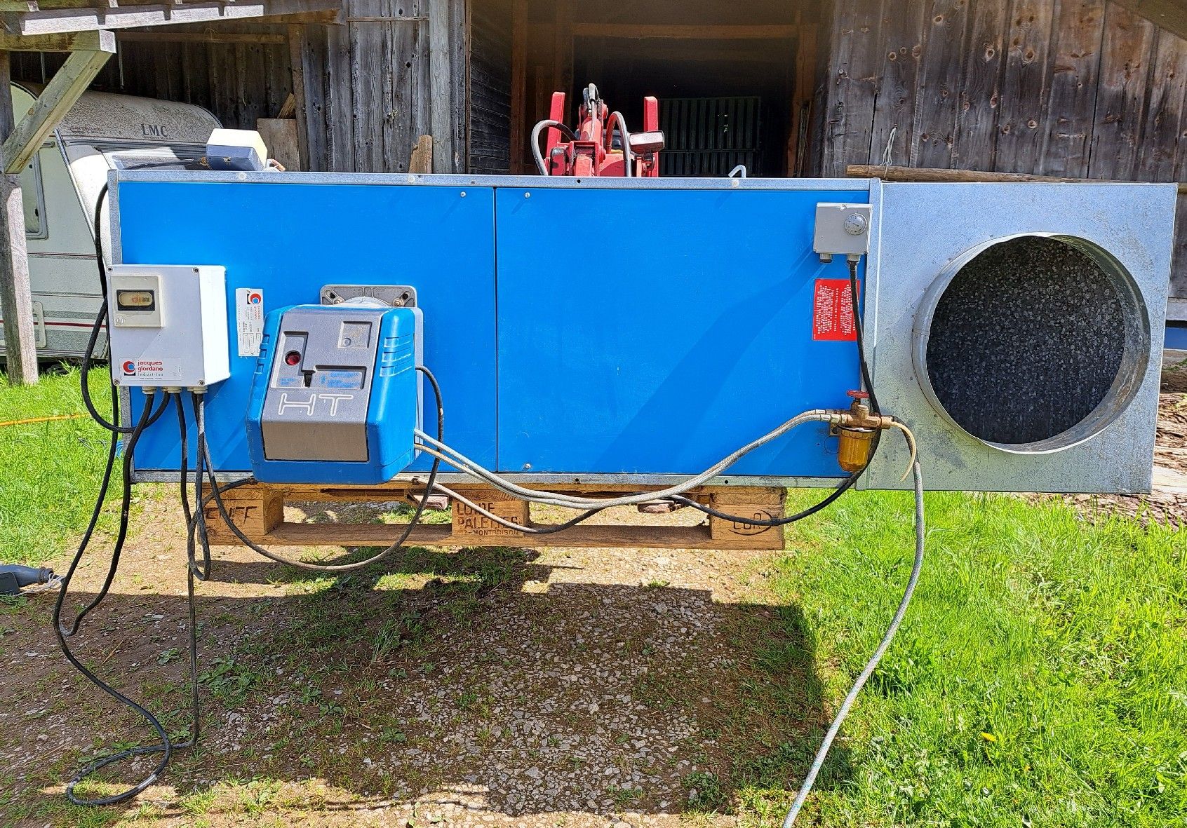 Radiatori: Warmluftofen / Heutrockner – Usato da Tramelan venduto da HariL 7