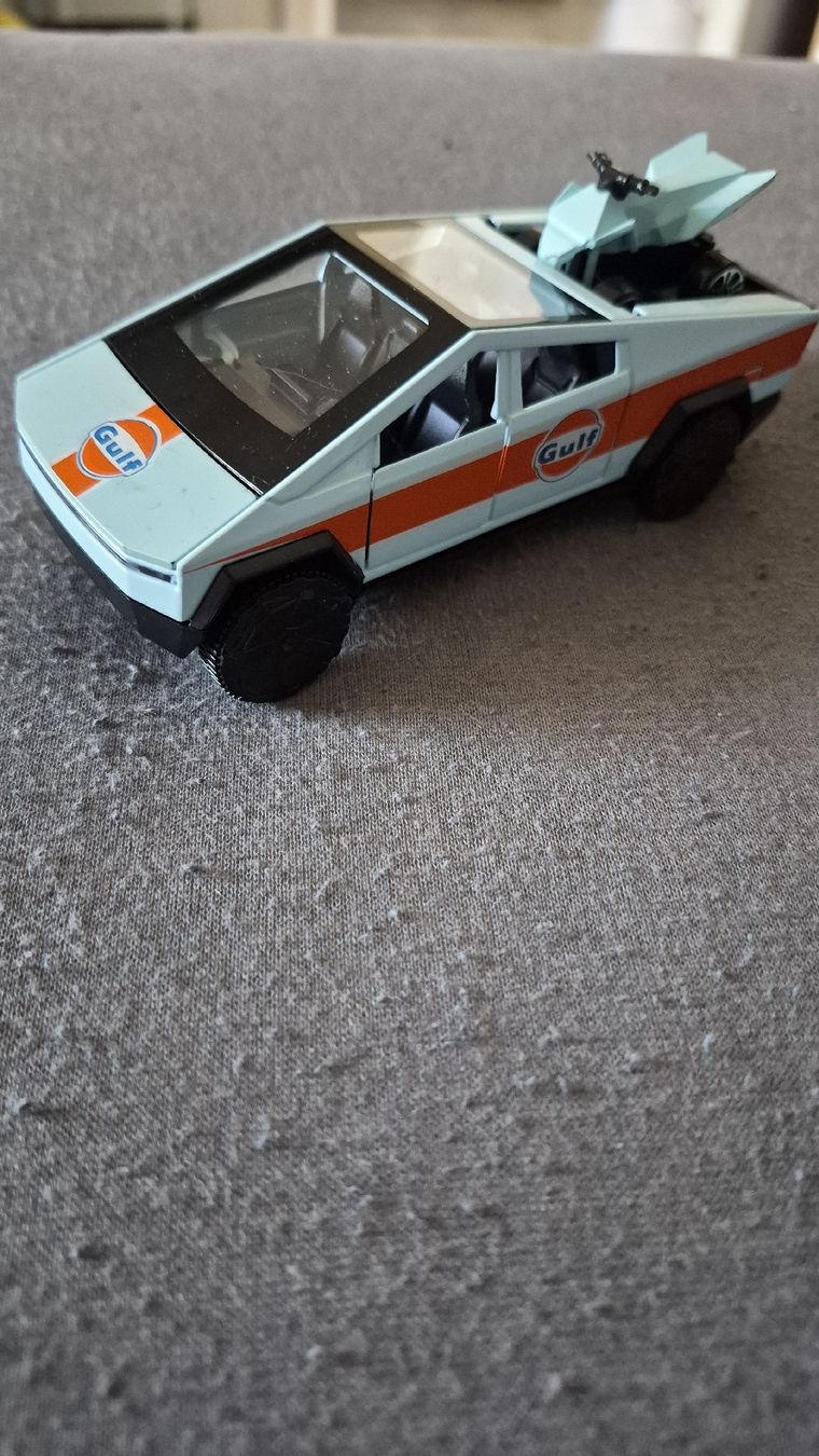 Tesla Modellautos: Tesla Cypertruck Gulf – Neu (gemäss Beschreibung) aus Jona von Rdiaz77
