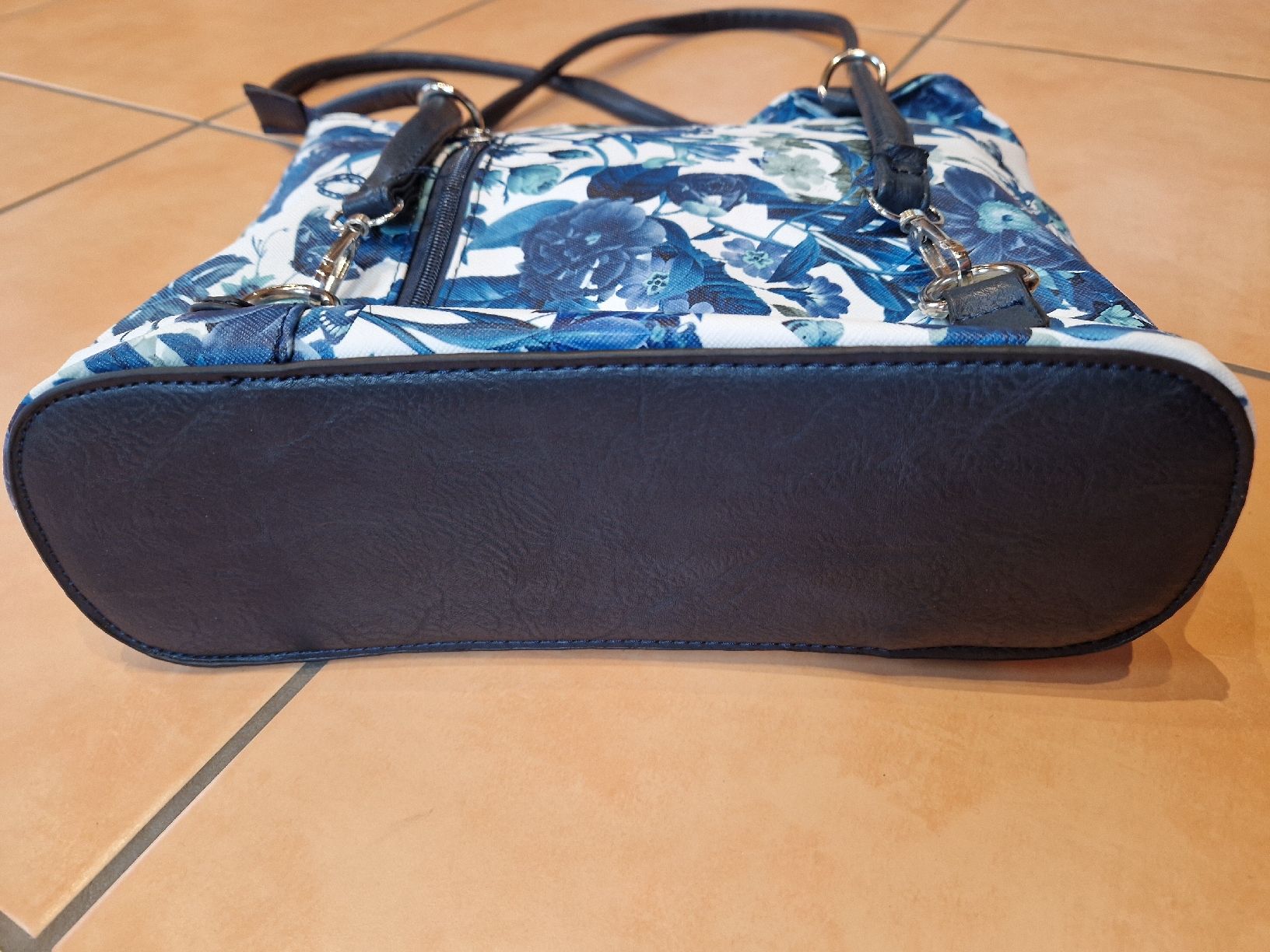 Borse da donna: Tasche Blumen blau / weiss – Usato da Lichtensteig venduto da Cocabana_16 3