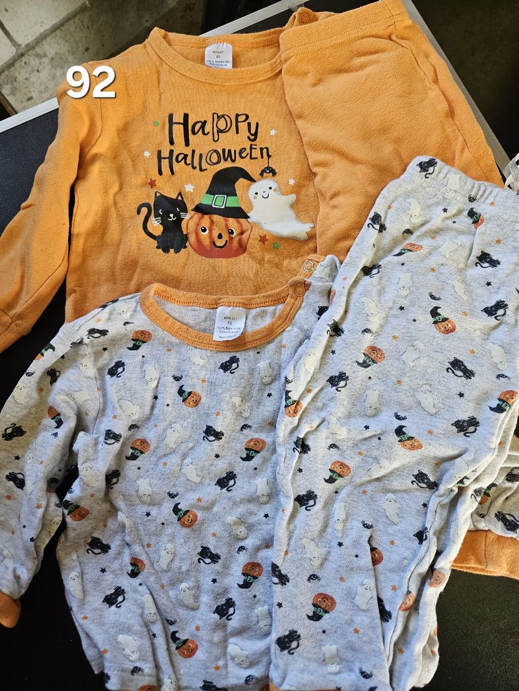 Migros Pigiama & Simili: Kinder Pyjama Halloween Motiv Grösse 92 – Usato da Bibern SO venduto da speikyta23