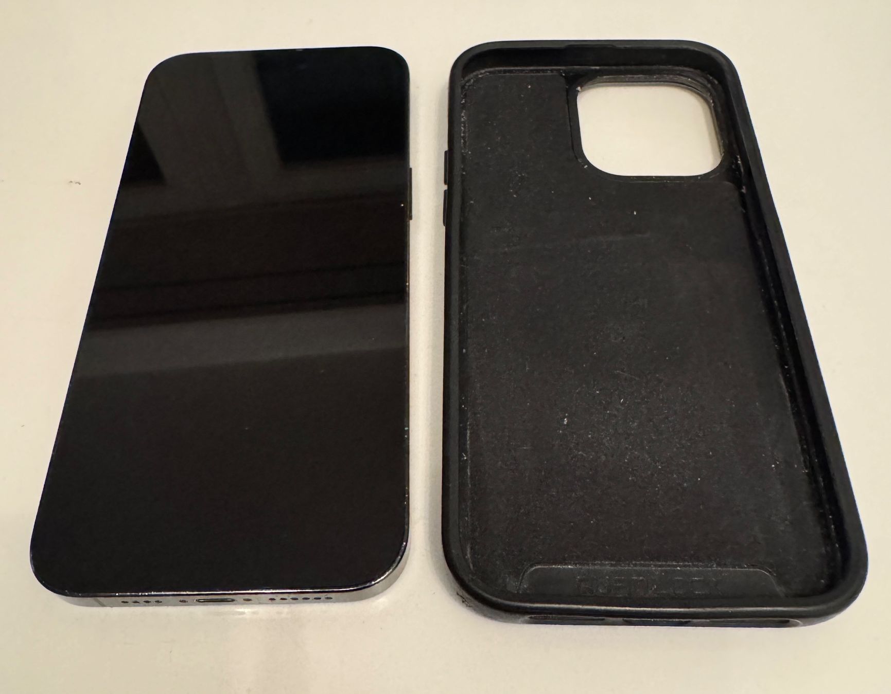 Apple Telefoni cellulari / Smartphones: iPhone 14 Pro Max 512GB Space Black + 2 Cases – Usato da Adliswil venduto da krocan700 4