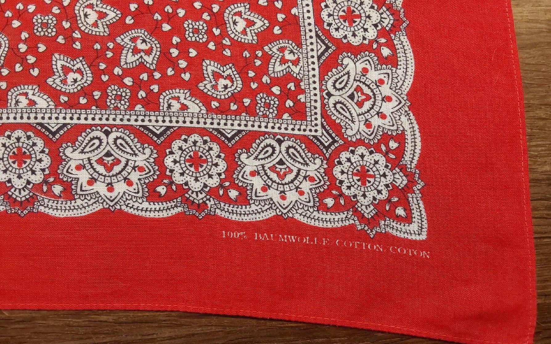 Foulards, Tücher & Schals: Baumwolltuch quadratisch rot – Gebraucht aus Köniz von scopello12 2