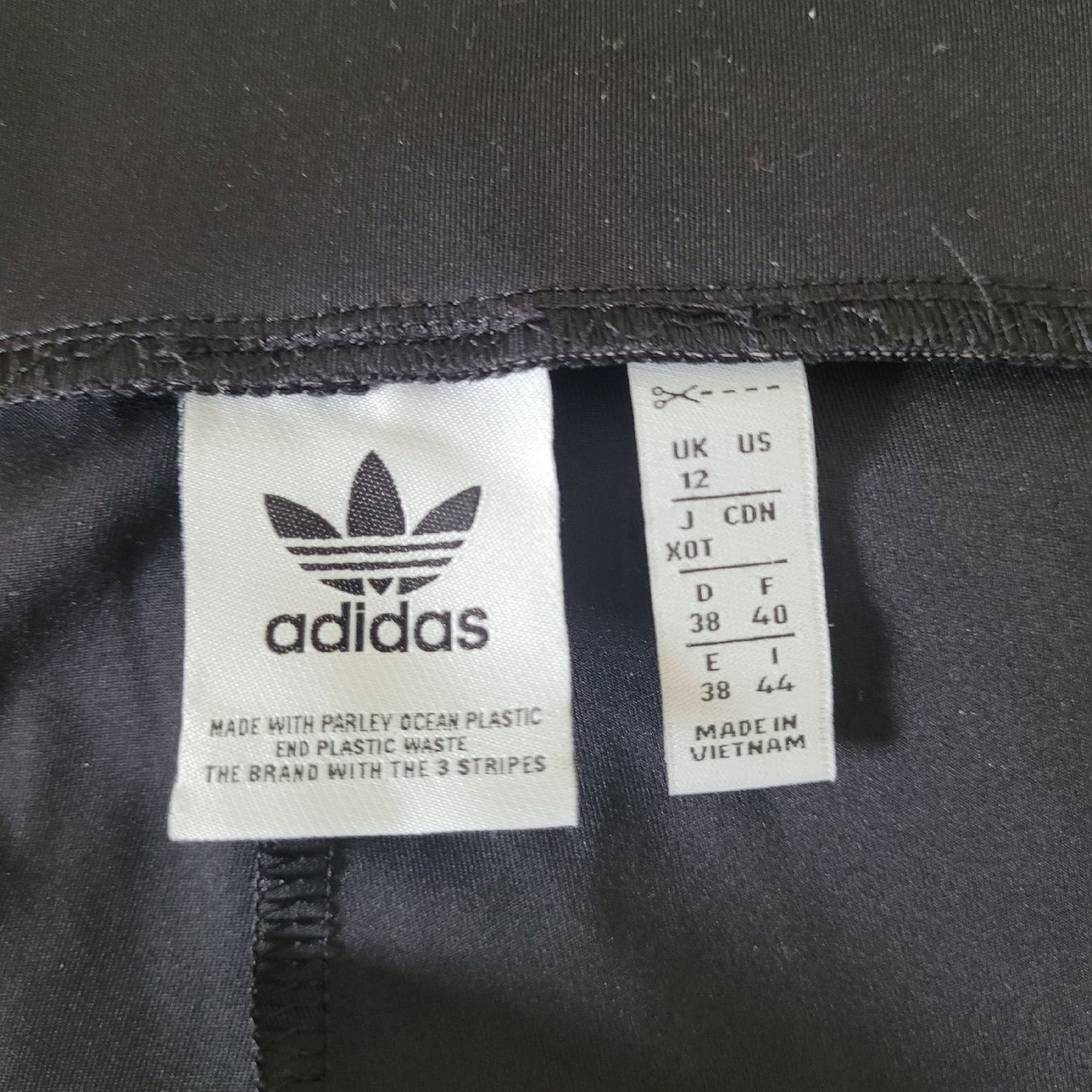 Adidas Leggings: ADIDAS Short noir - Taille 38 – Nuovo (secondo la descrizione) da Genève venduto da Tanaa_12 7