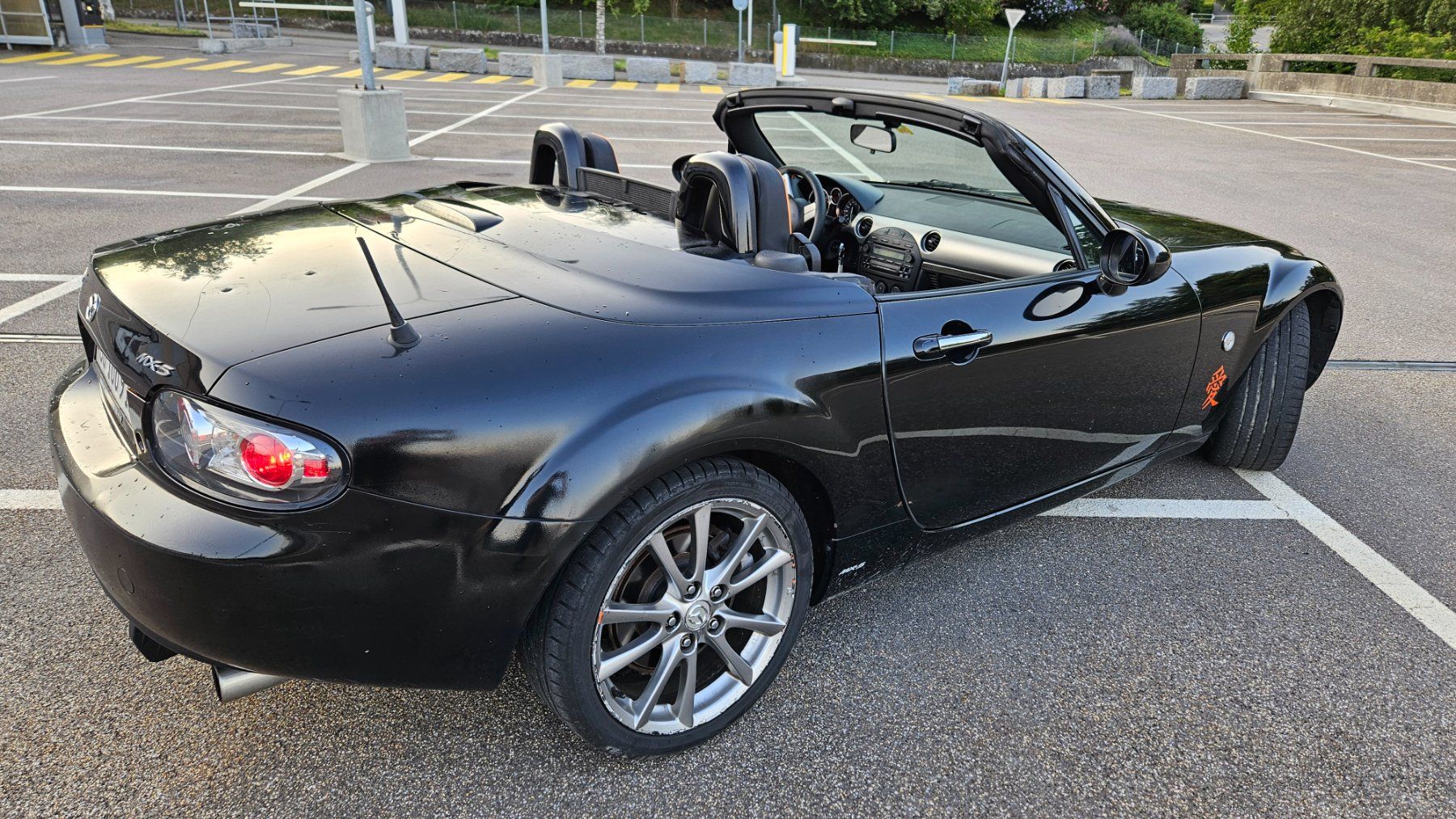 Mazda Autos: Mazda MX-5 mit elektrischem Hard-Top – Gebraucht aus Langendorf von Apricot1 3