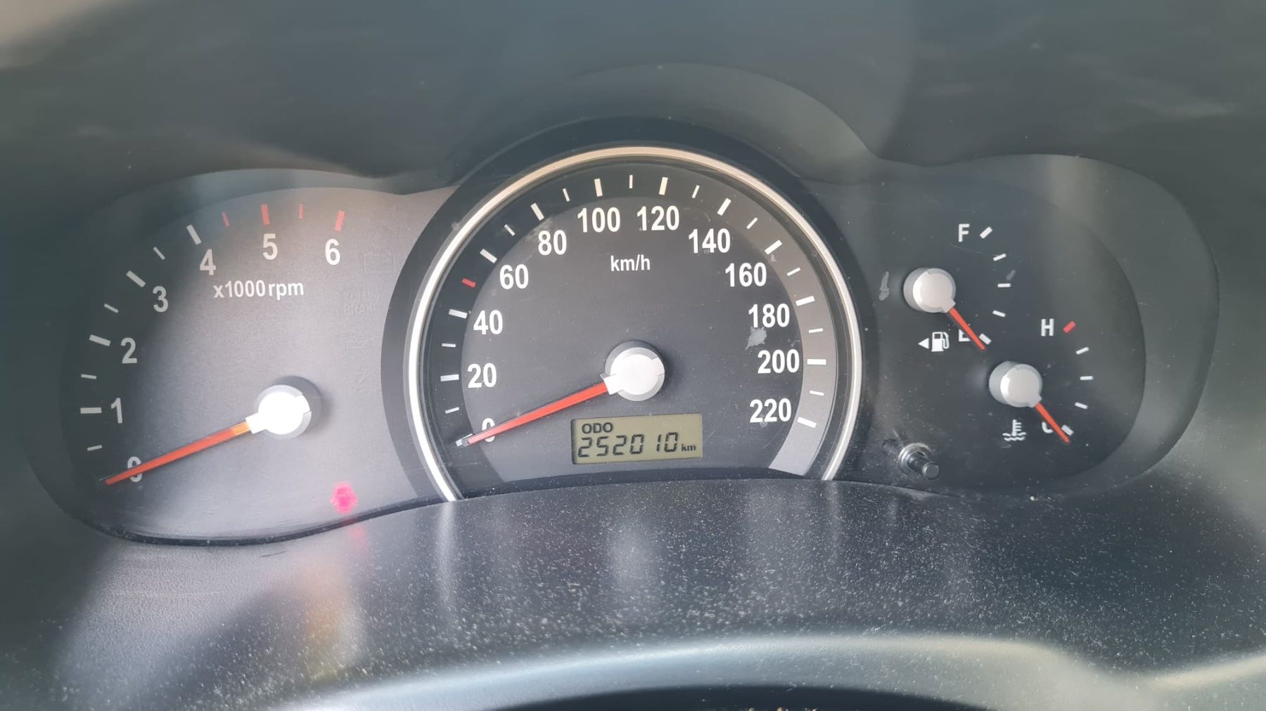 Kia Autos: KIA Carnival – D'occasion à Gränichen par Mtrudi 9