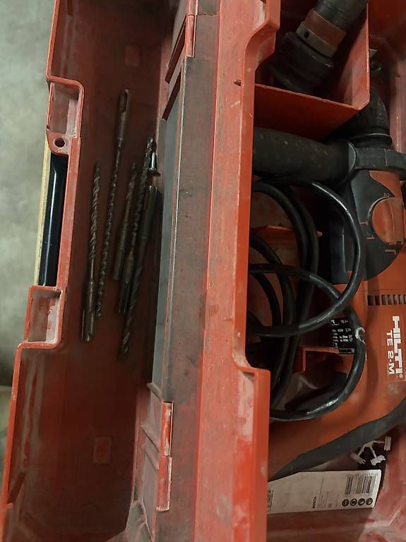 Trapani: Hilti Bohrhammer  – Usato da Lausen venduto da Gjuliana4 2