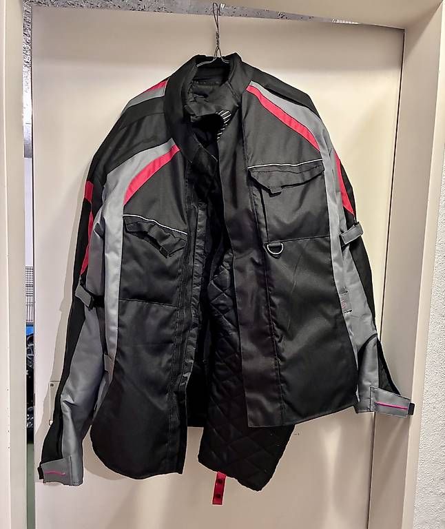 Jacken: Töffjacke – Gebraucht aus Freienwil von cei_x5qz 1