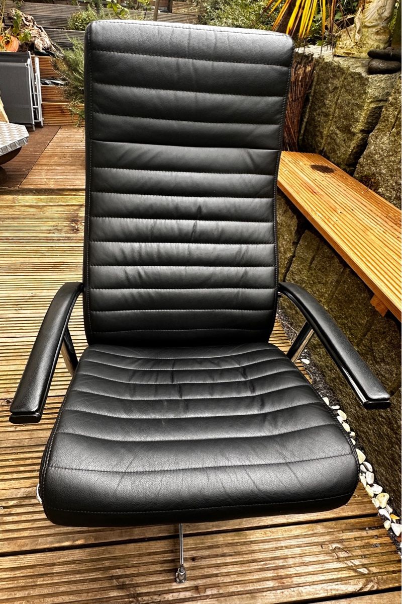 Poltrone: Schwarzer Leder Relaxsessel mit Fusshocker – Usato da Zürich venduto da Unique2400 3