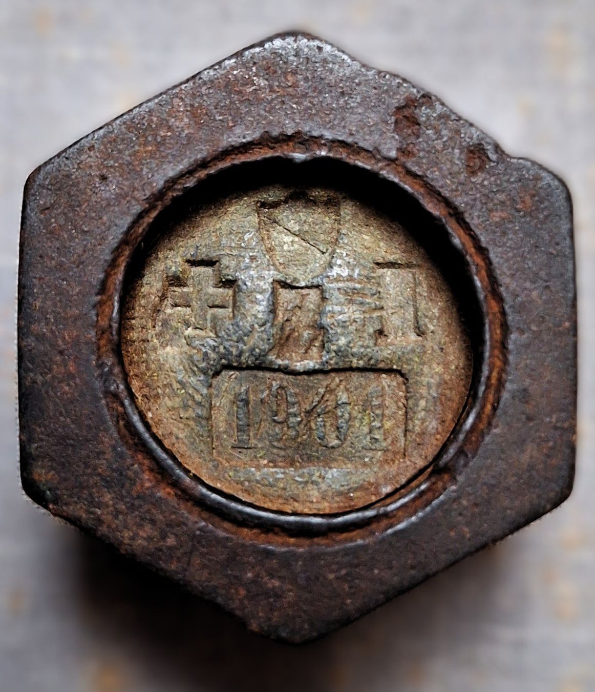 Bilance e pesi: Gewichtsstein 100 Gramm, antik, ab 1.- – Usato da Winterthur venduto da chvch 2