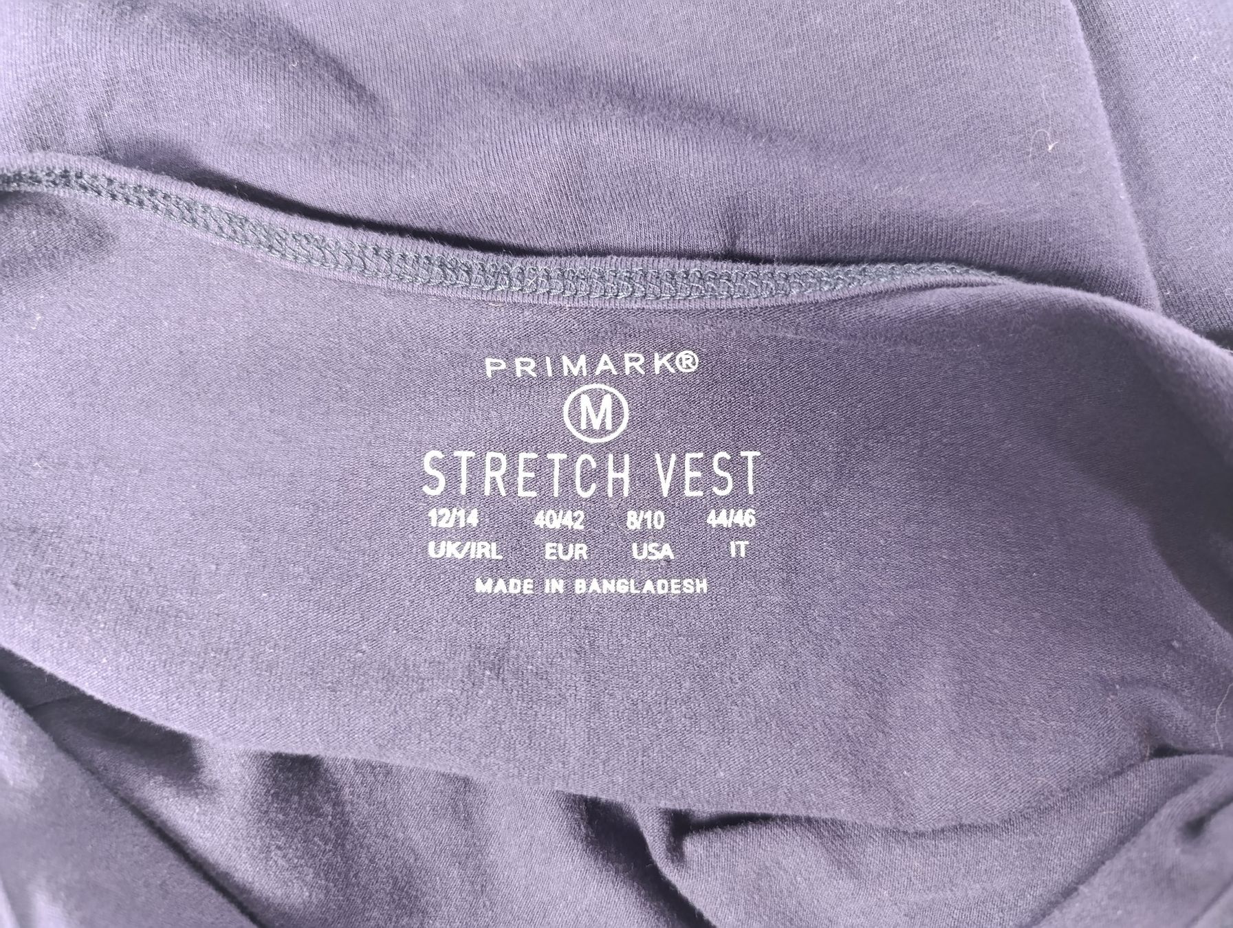 Primark Tops: PRIMARK Top bleu marin taille M – Gebraucht aus Thielle von Plusvalue_Neuchatel 2