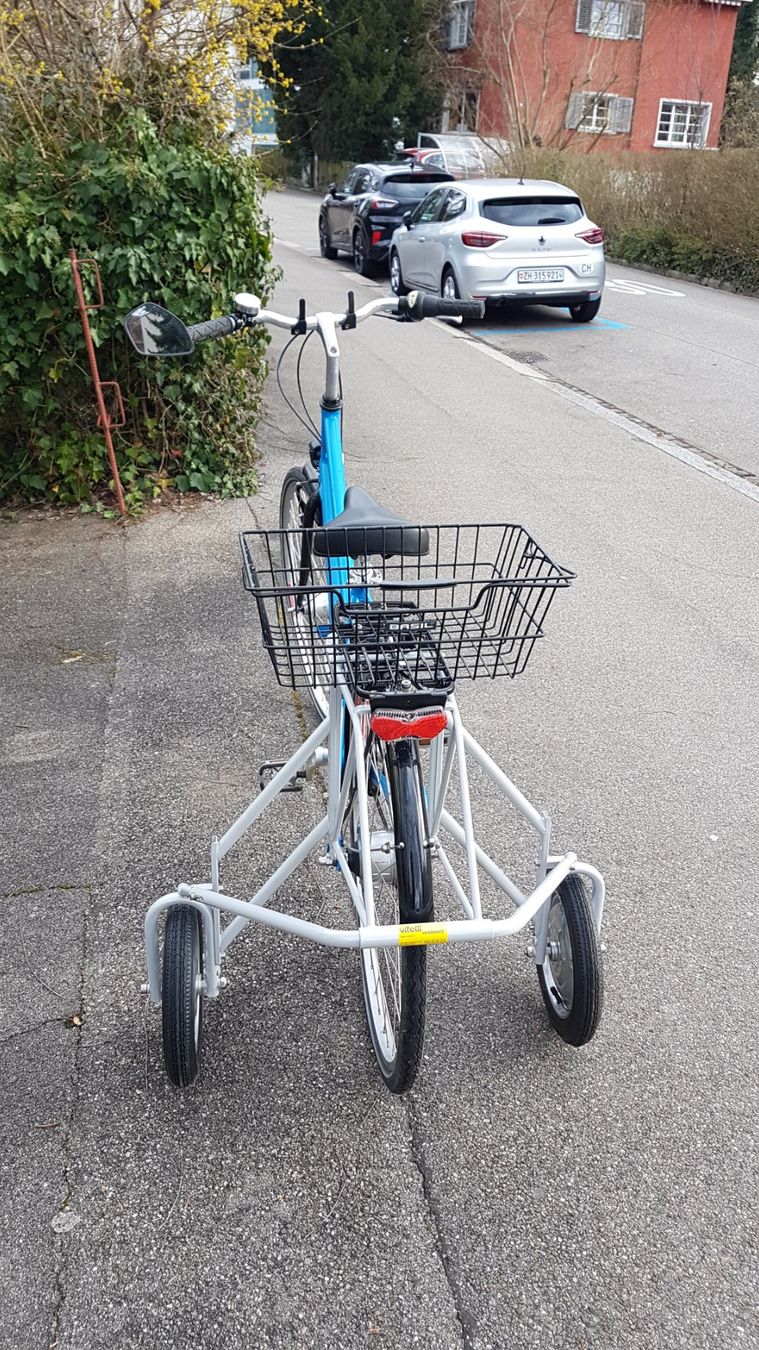 Biciclette: Damenvelo mit Stützrädern – Usato da Zürich venduto da sch_x9lb 2