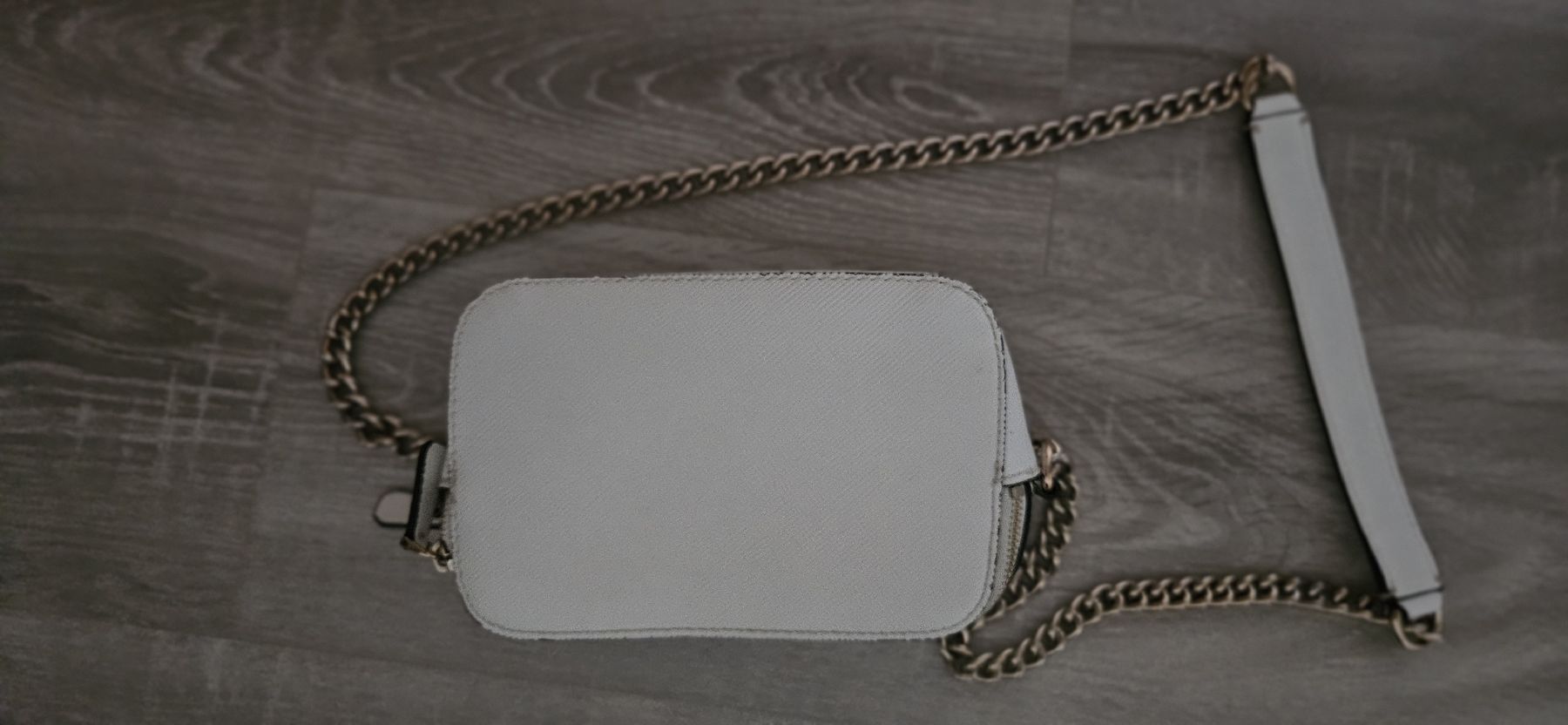 Guess Borse da donna: Guess Umhängetasche  – Usato da Dübendorf venduto da mutti66 1