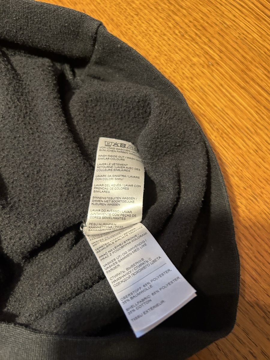 Pullover & Sweatshirts: Pull à capuche dame – Gebraucht aus Montsevelier von Batson 1