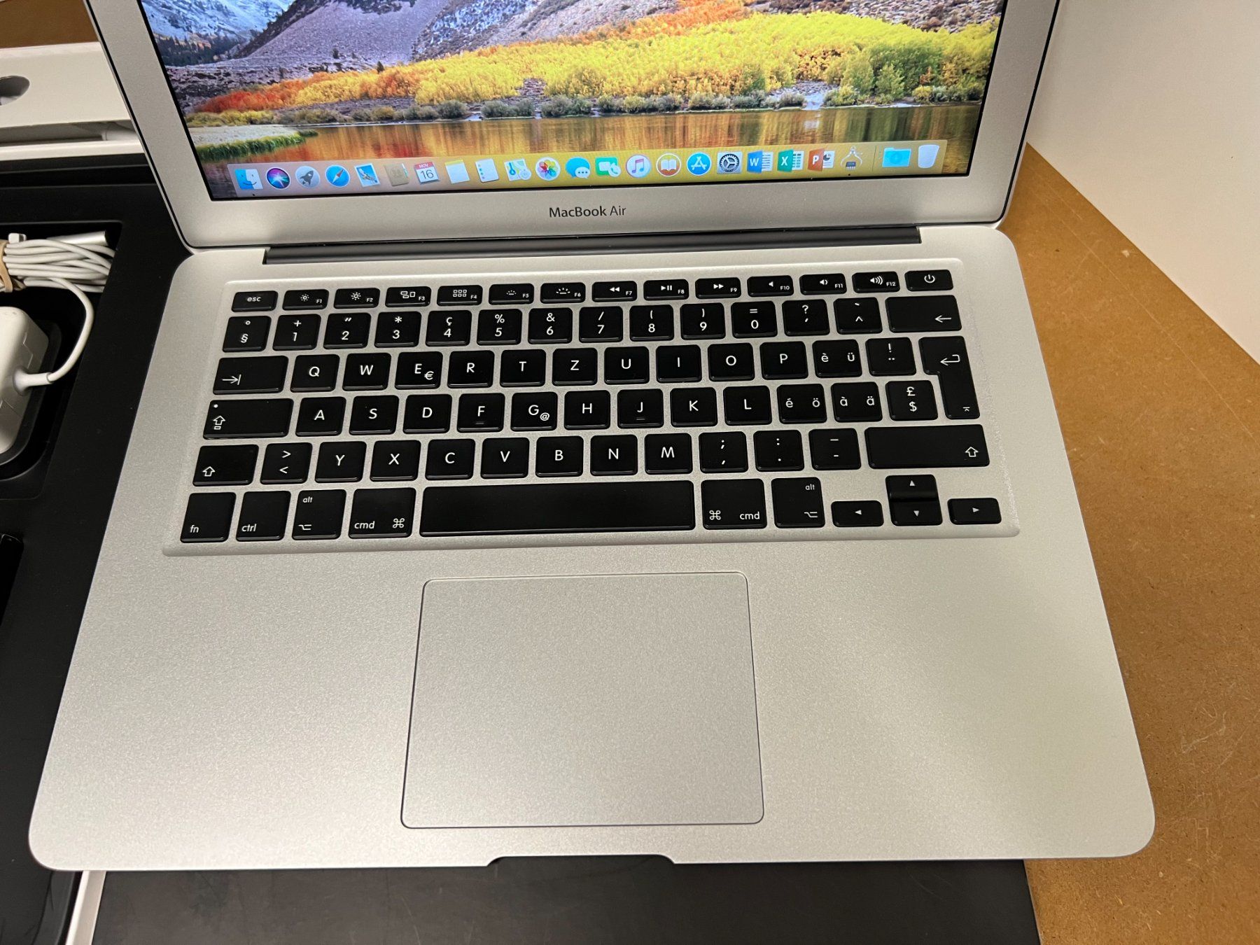 Apple Notebooks: Apple MacBook Air 13" Mitte 2011 – Gebraucht aus Zürich von muha 1