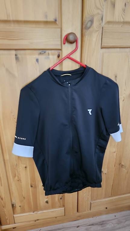 Canottiere & Pantaloni: Ryzon Vela Trikot Gr. M Schwarz – Usato da Zürich venduto da tobigs 2