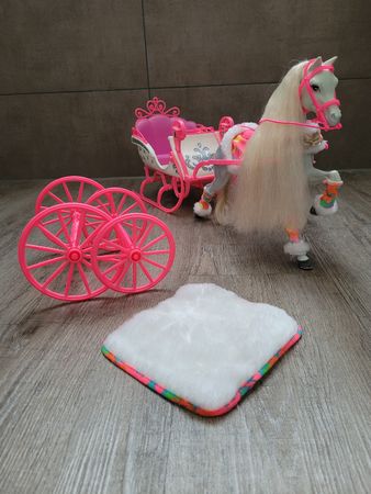 Barbie Pferd Blizzard und Kutsche/Schlitten