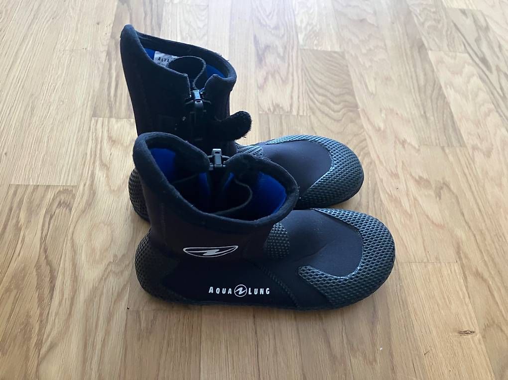 Scarpe per ragazzi: Tauchschuhe  – Usato da Biel/Bienne venduto da Ulu12