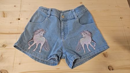 Coole Jeans Shorts Gr. 8 mit Einhorn Stickerei🦄 Top!