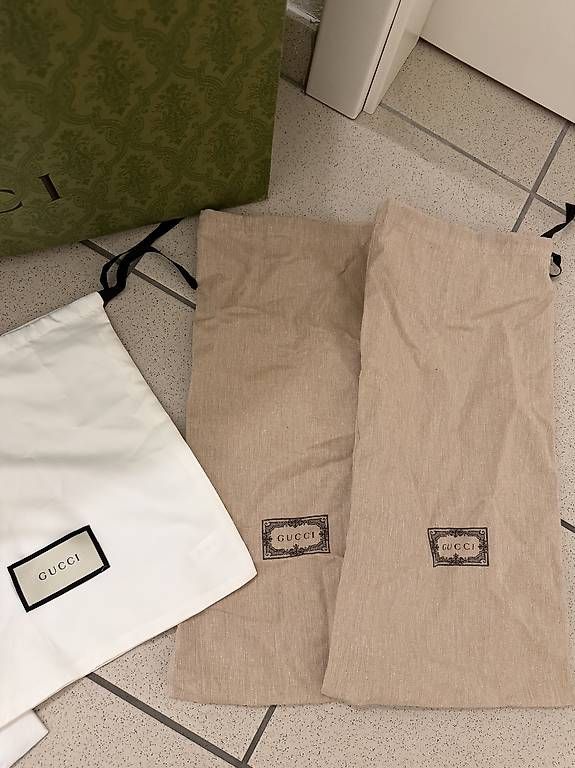 Tutte le decorazioni: Dustbag scarpe e sacchetto Gucci – Nuovo (secondo la descrizione) da Locarno venduto da pri_72dm 2