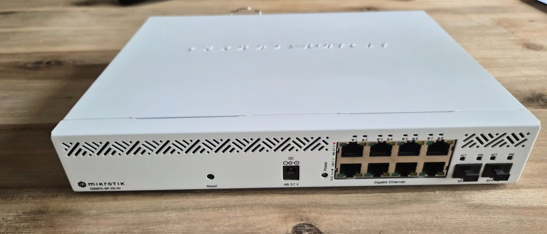 Hub & Switch: Mikrotik CSS610-8P-2S+IN PoE Switch – Usato da Zürich venduto da Marc_Polar 1