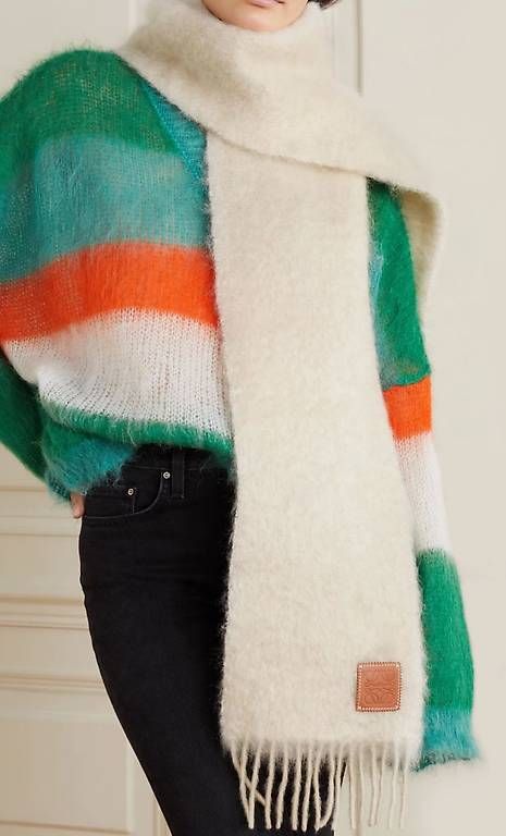 Loewe Foulard & Sciarpe: Schal von Loewe – Nuovo (secondo la descrizione) da Stetten SH venduto da Coco056