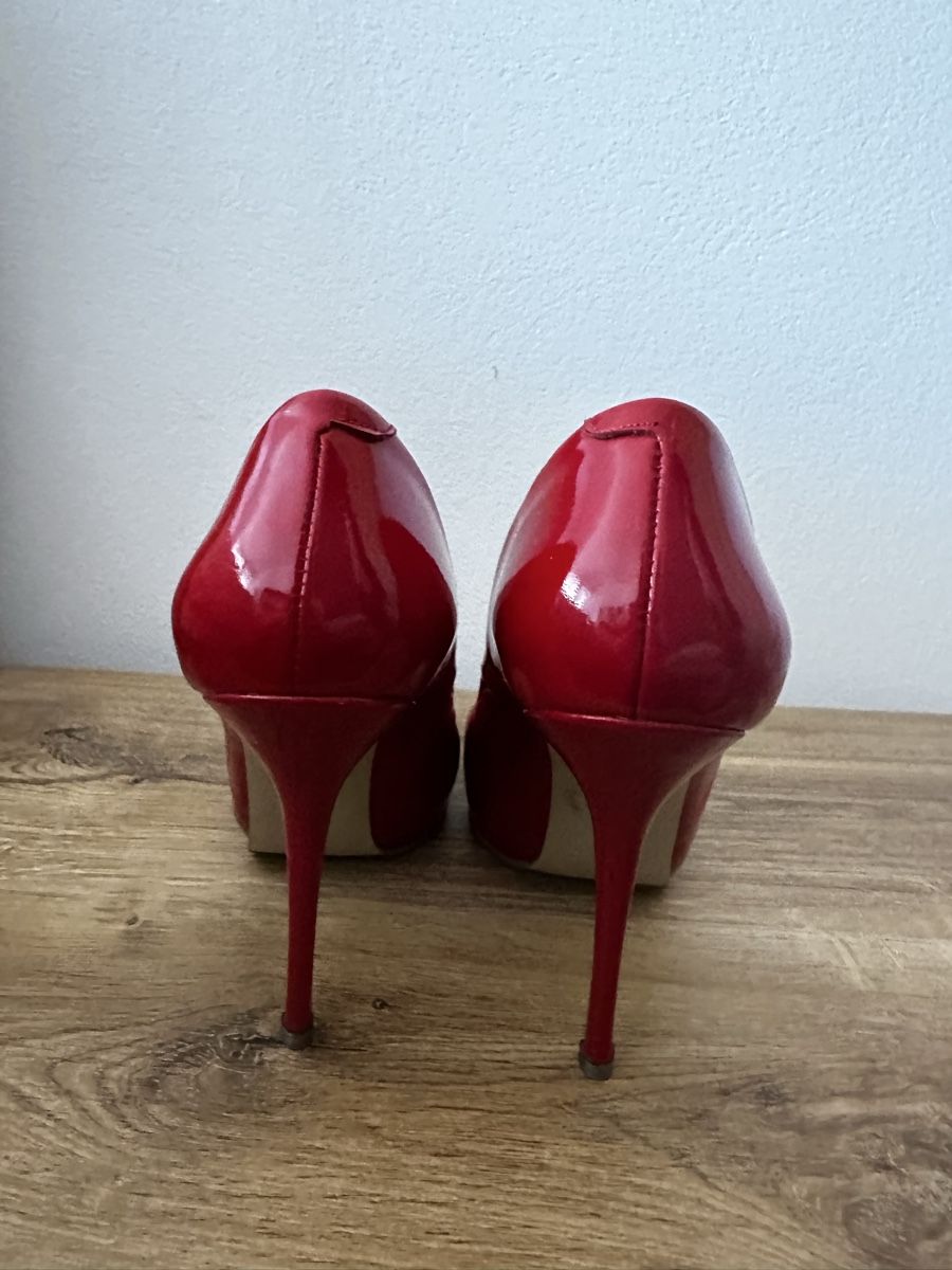 Chaussures femmes: High Hills Du Monde Italy – D'occasion à Visp par inf_7cg2 2