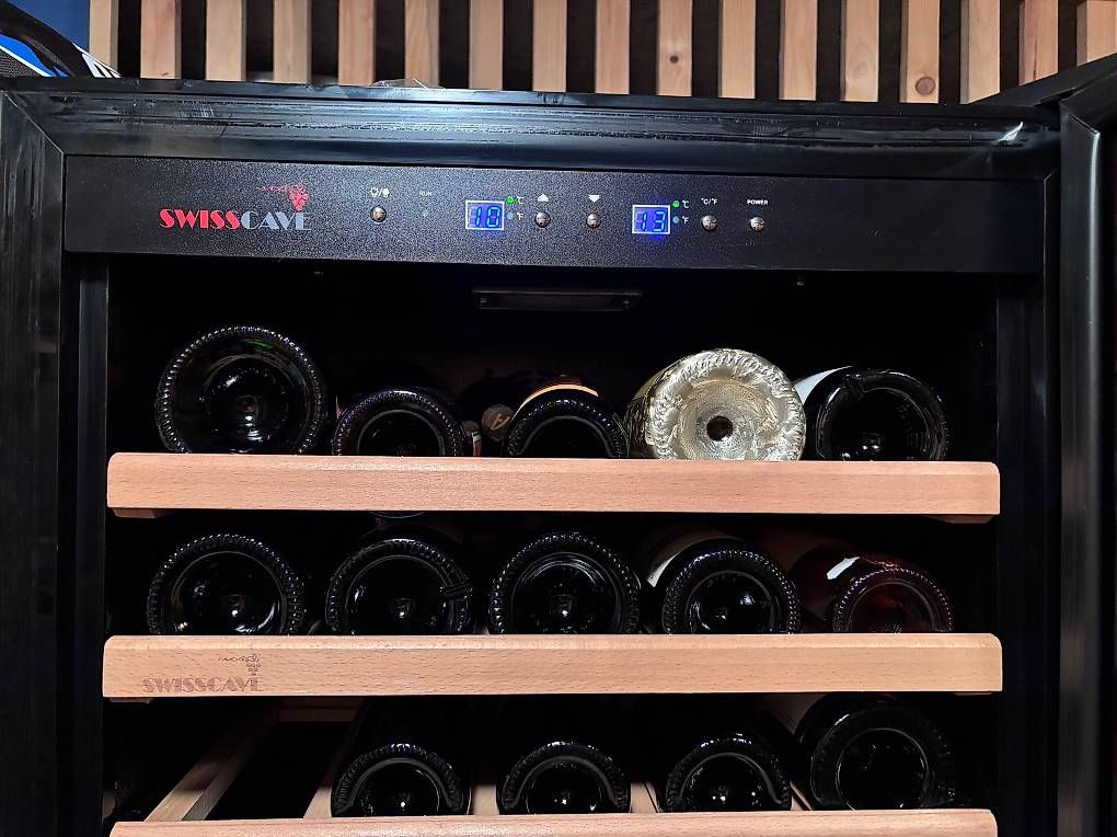 Frigoriferi: Armoire à vins SwissCave – Usato da Genève venduto da Alex_71 2