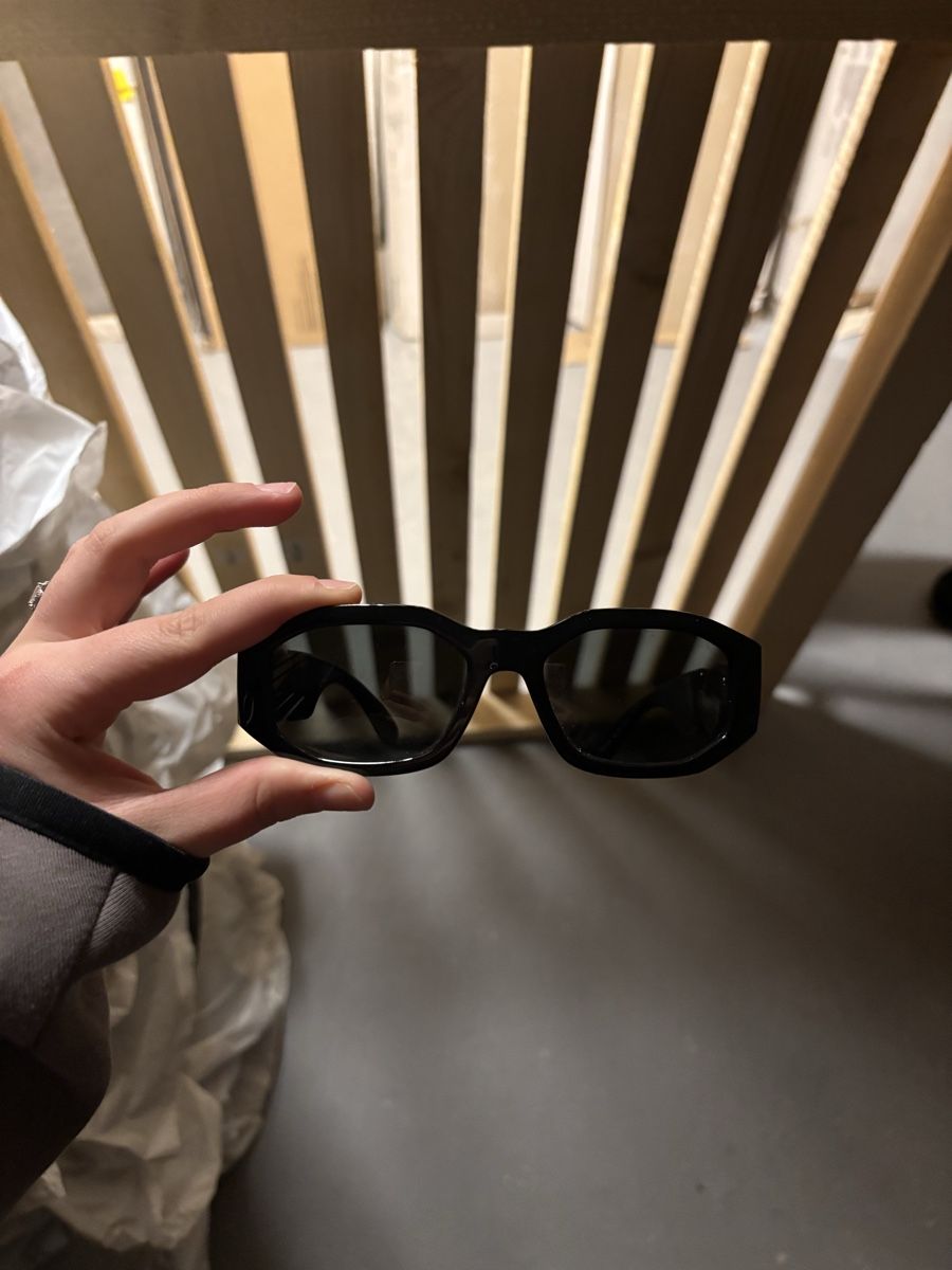 Versace Occhiali & Lenti: VERSACE SONNENBRILLE MIT ETUI – Usato da Fribourg venduto da saf_nhp7 3
