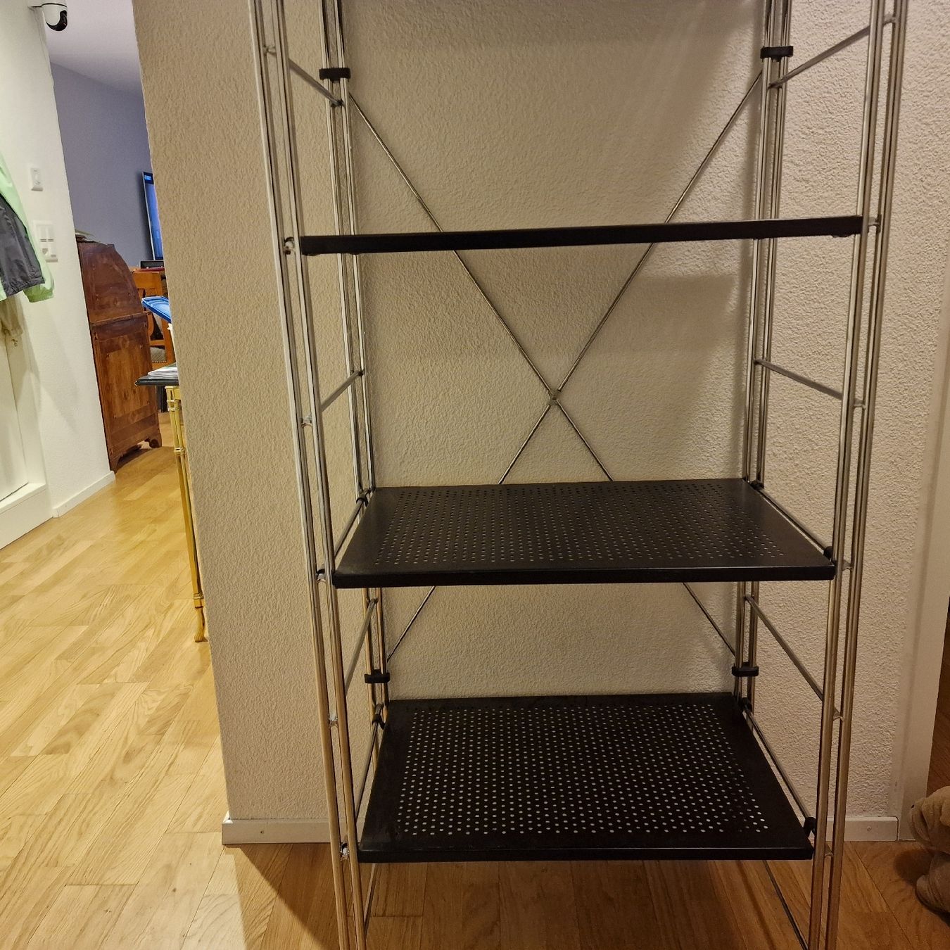 Scaffali: Modernes Regal, flexibel einsetzbar. Demontierbar. – Usato da BERN venduto da Intarsia 2