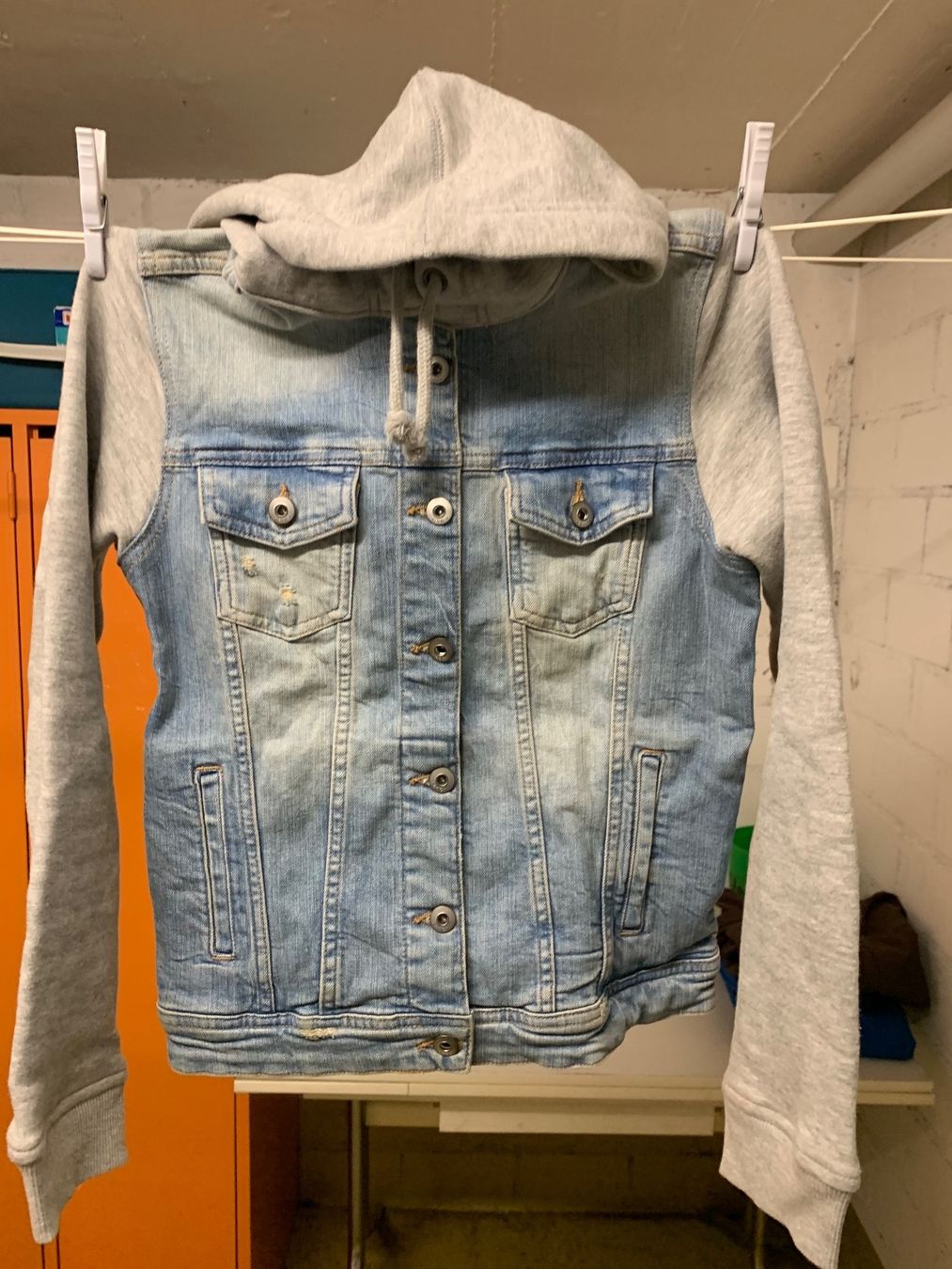 Jacken: Dame Jeans Jacke  e d c grösse S – Gebraucht aus Thun von jeff070