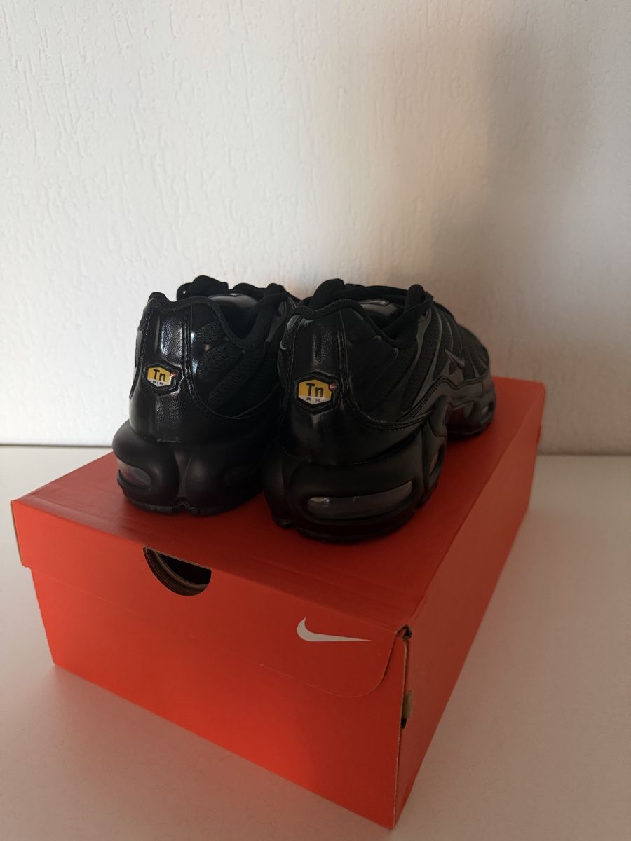 Nike Herrenschuhe: Nike Air Max Plus Black – Neu und originalverpackt aus Dübendorf von Sneaker_Seller 2