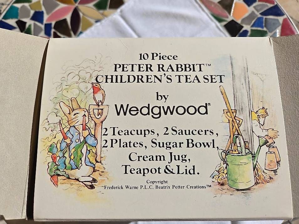 Services de table: Wedgewood Teaset "Peter Rabbit" – Neuf avec emballage d'origine à Meilen par ssdjkb