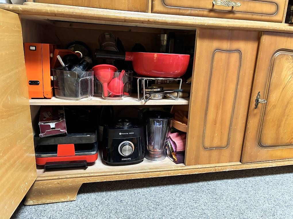 Büffets: Altes Buffet – Gebraucht aus Scharnachtal von kwj_s95t 1