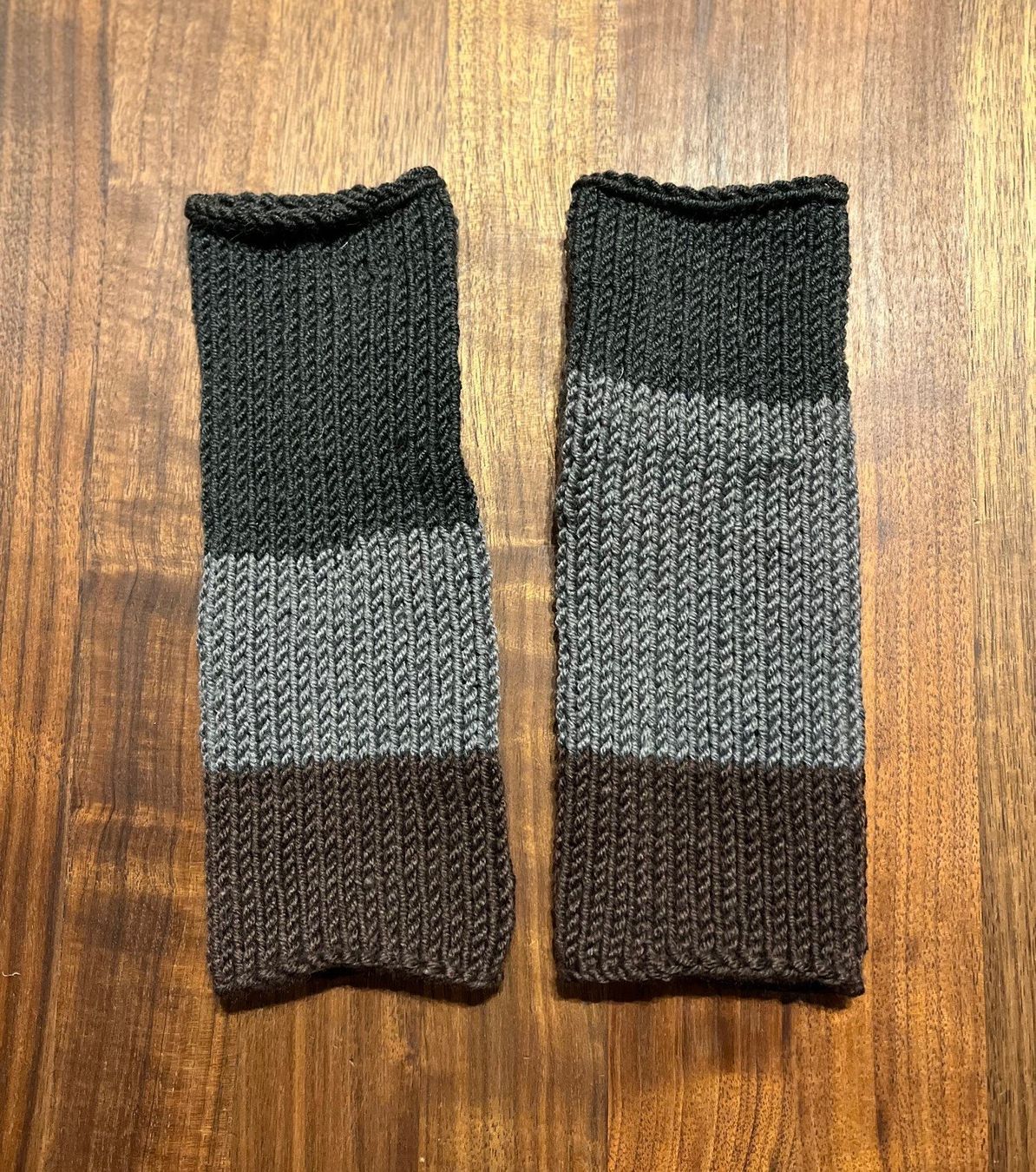 Handschuhe & Handstulpen: Handgestrickte Pulswärmer, Winter – Neu und originalverpackt aus Laufen von flowerfan 3