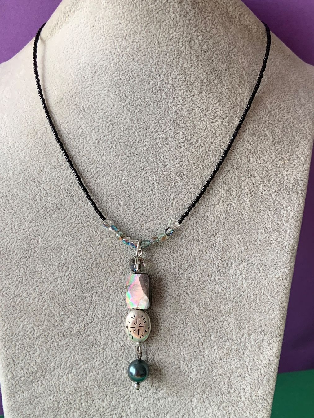 Catenine: Kette Perlmut-schwarz-farbig (40cm) – Usato da Laufen venduto da Bellavitaboom 1