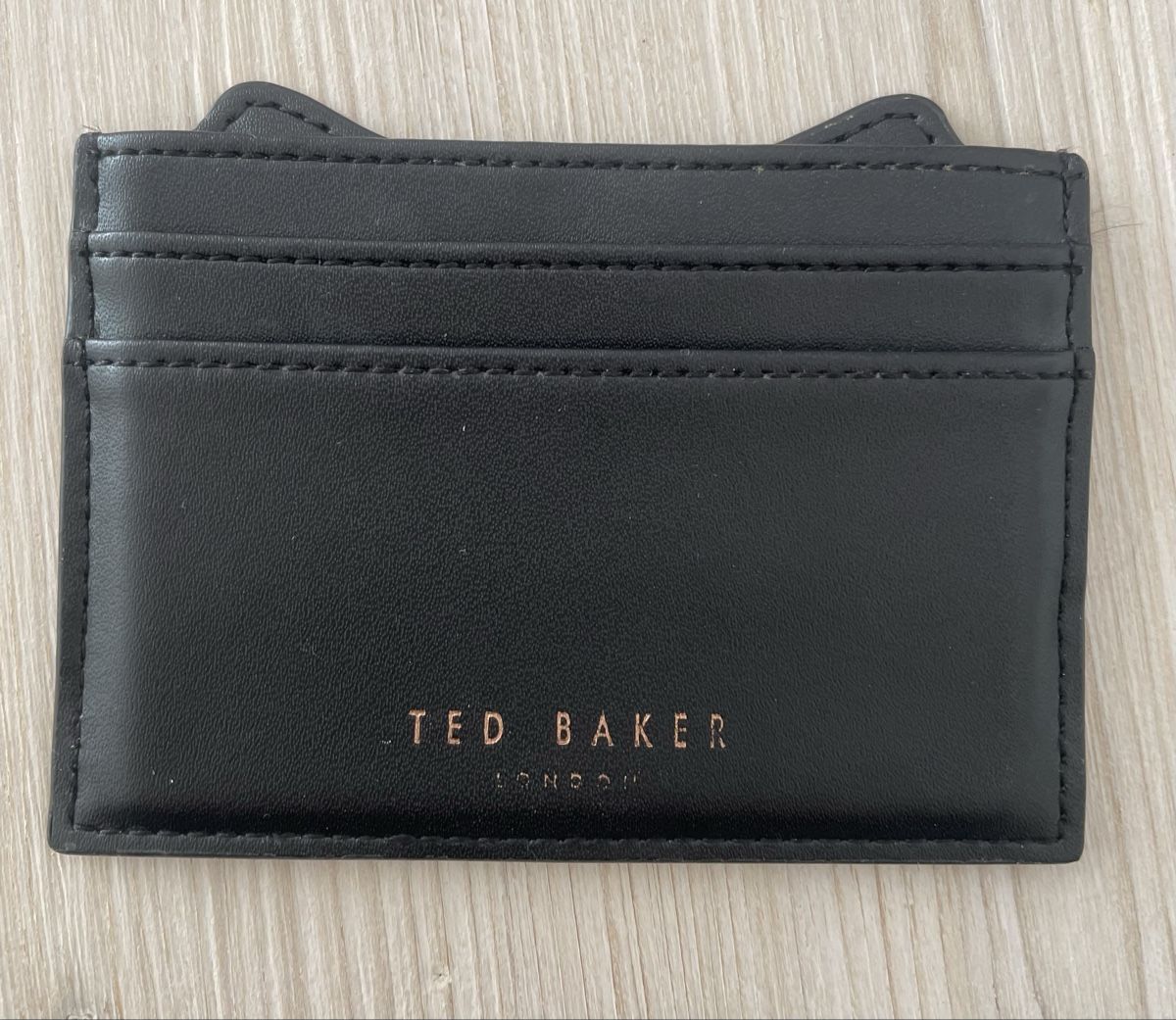 Altro in  Abbigliamento & Accessori: Ted Baker London Kartenetui Schwarz Katze – Usato da St. Moritz venduto da cri_h9tt 1