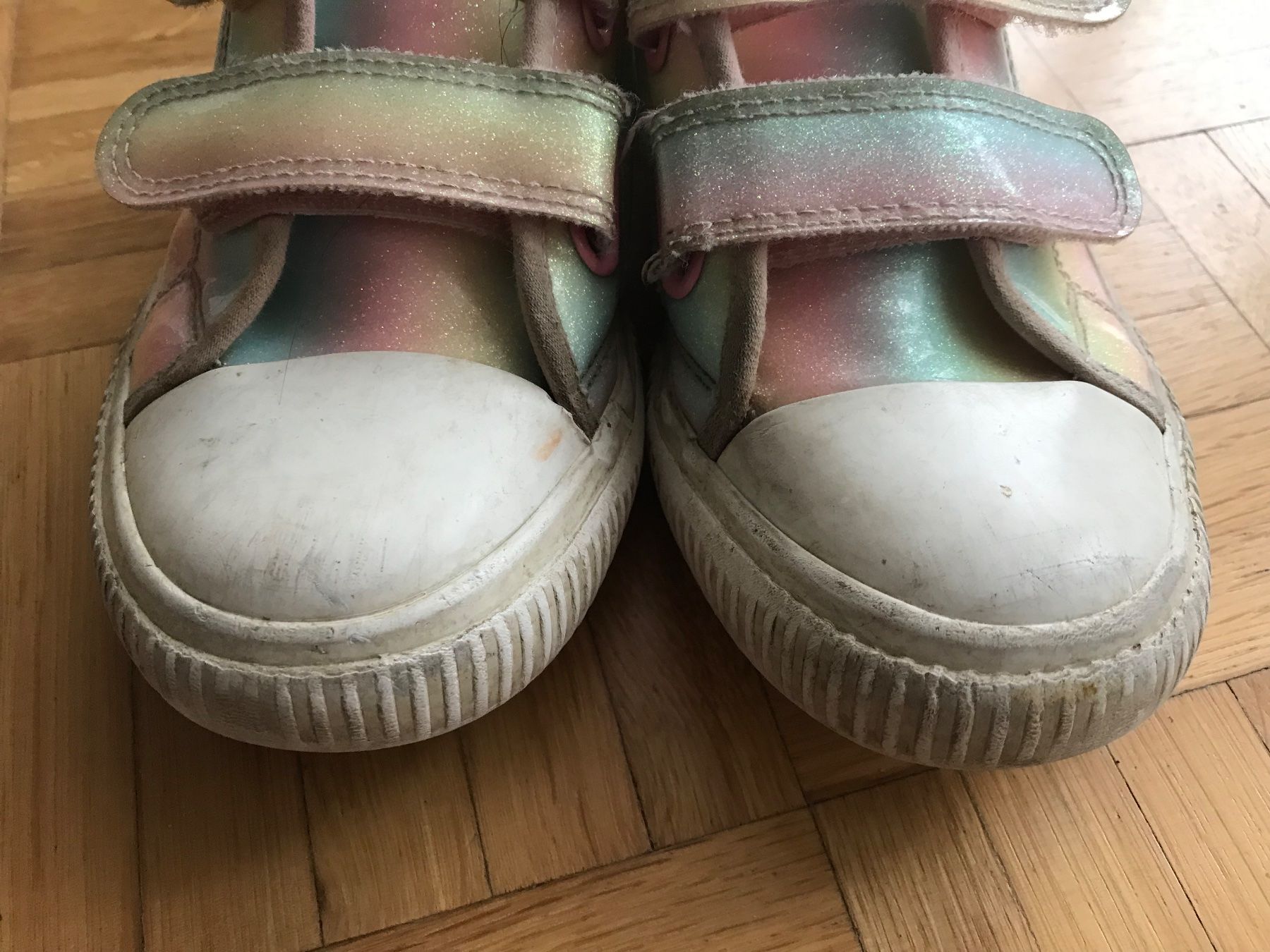 Scarpe per ragazze: Mädchen Schuhe mit Glitzer-Regenbogen-Farben Grösse 32 – Usato da Emmenbrücke venduto da Hathor123 7