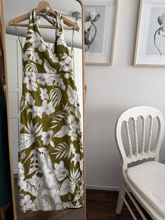 Zara Sommerkleid, Olivgrün mit Blumenmuster, Gr. S, Neu!