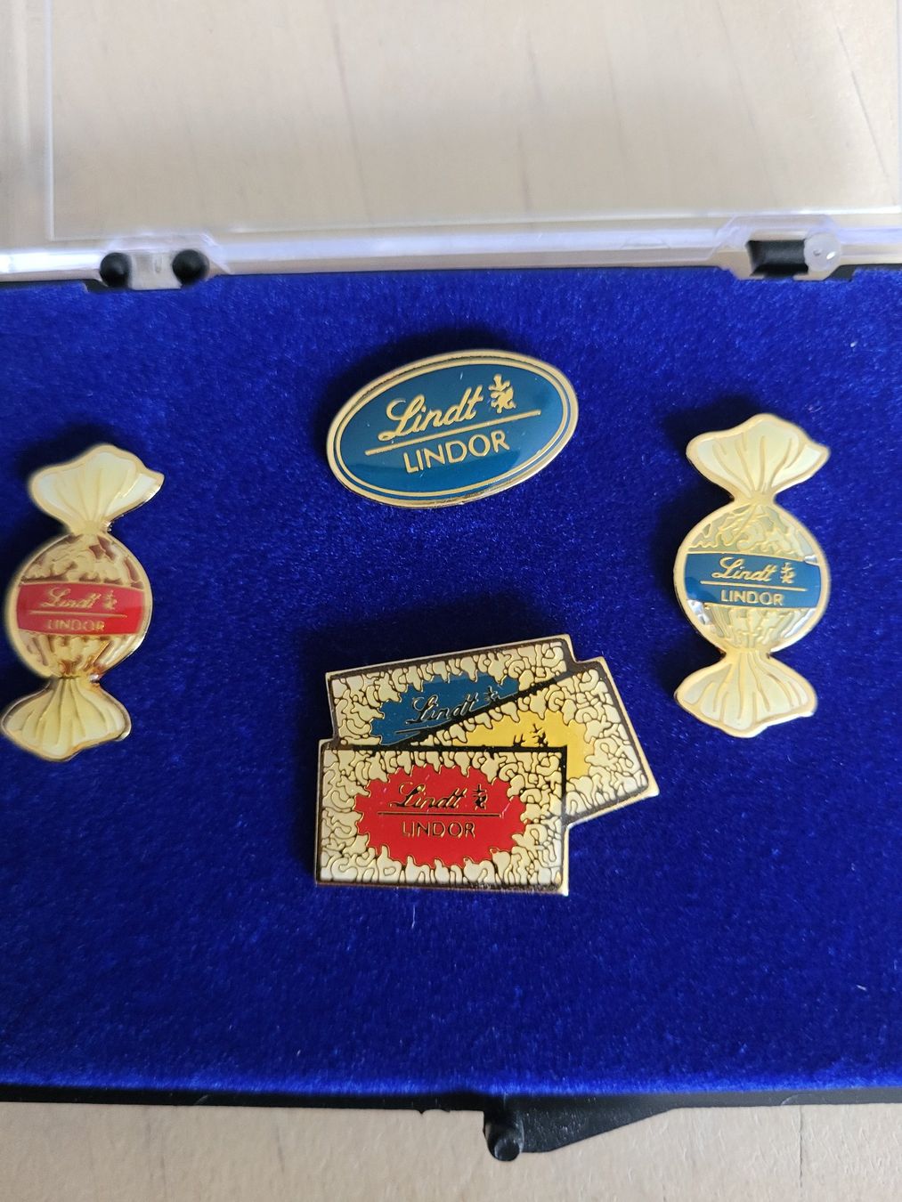 Lindt Plaketten & Abzeichen: Pin – Gebraucht aus Schwarzenburg von Obofi